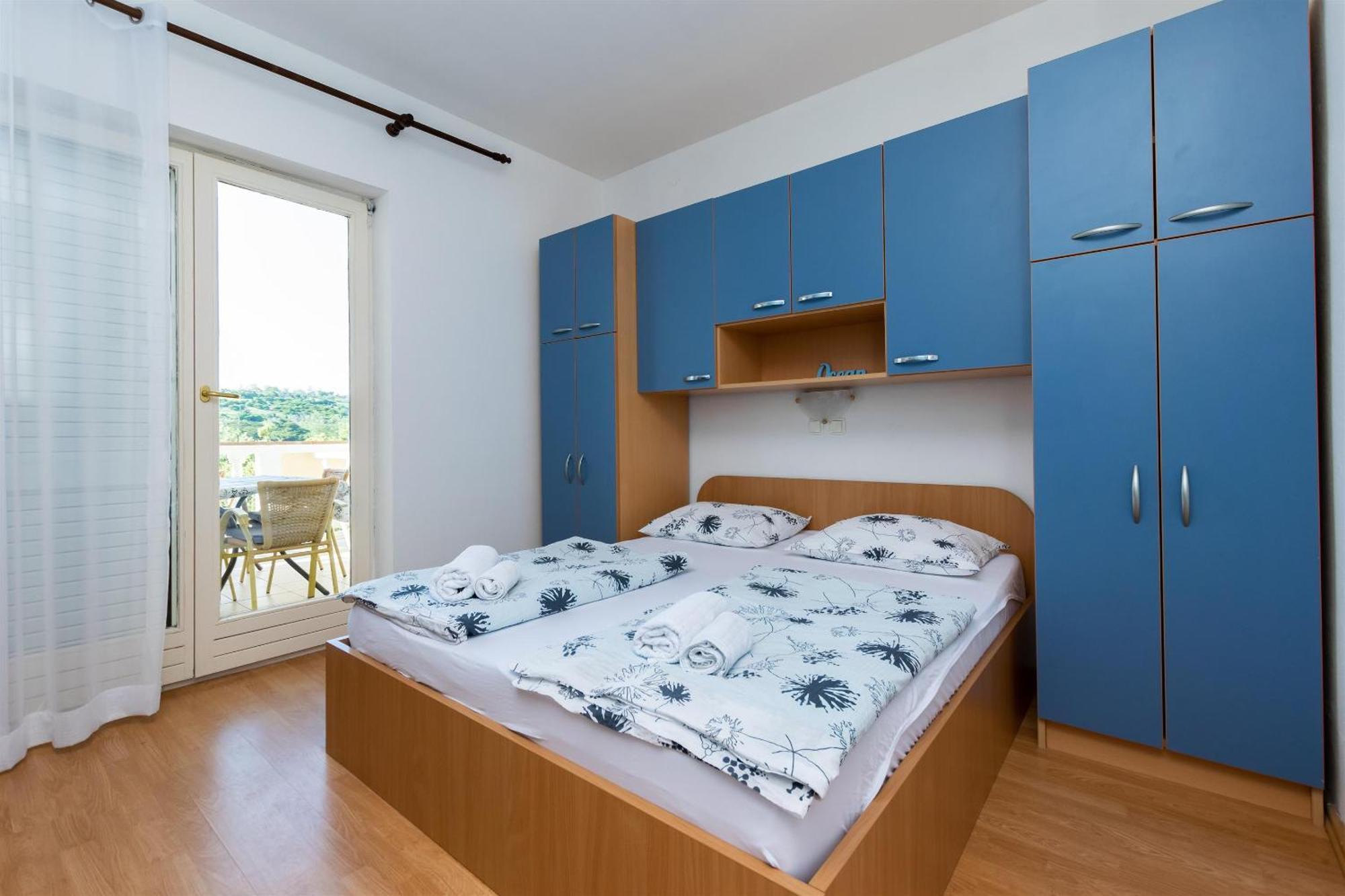 Apartments Miranda Lopar Exterior photo