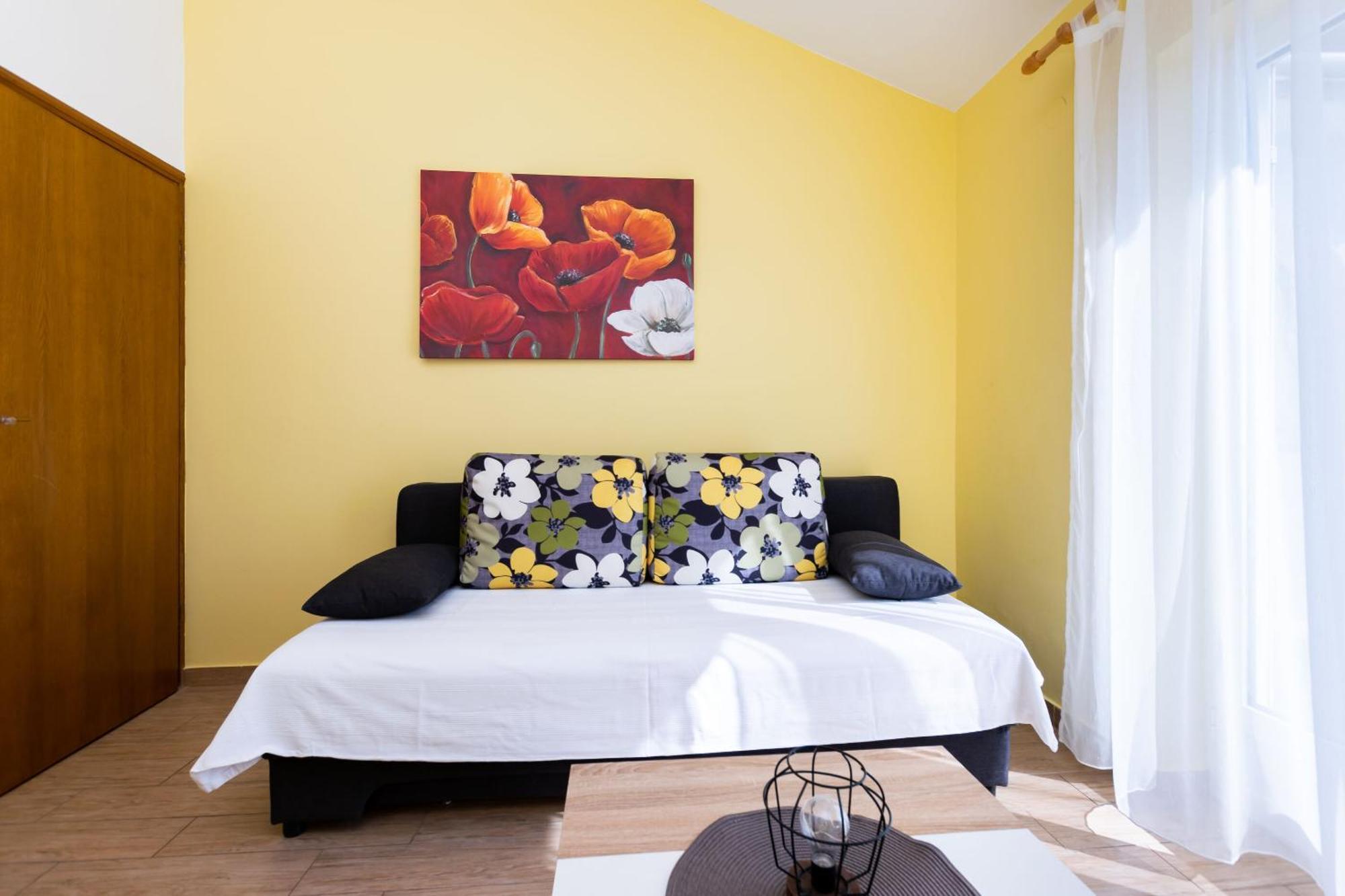 Apartments Miranda Lopar Exterior photo