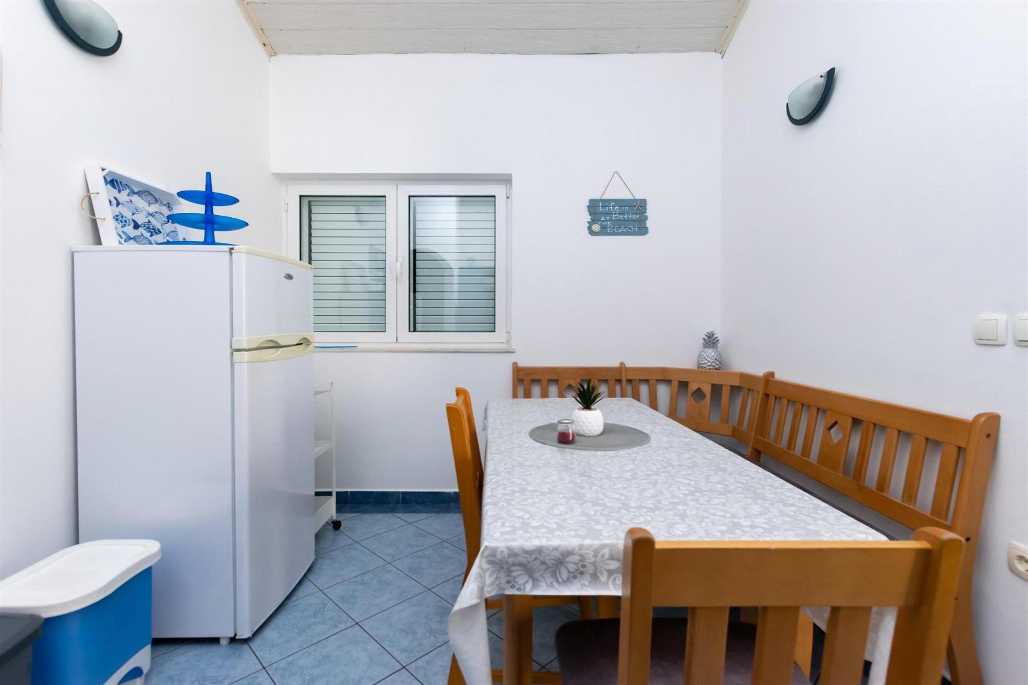 Apartments Miranda Lopar Exterior photo